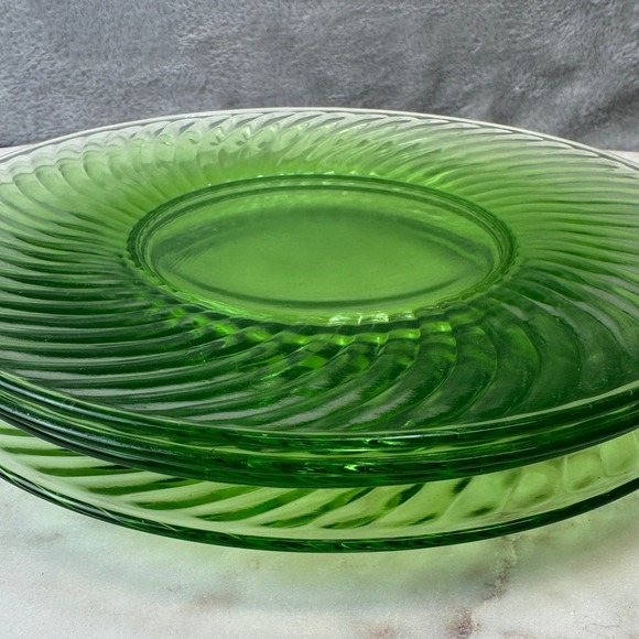 Vintage Green Uranium Glass Plates Set of 4 Spiral Optic Swirl Depression Glass - Picture 7 of 9